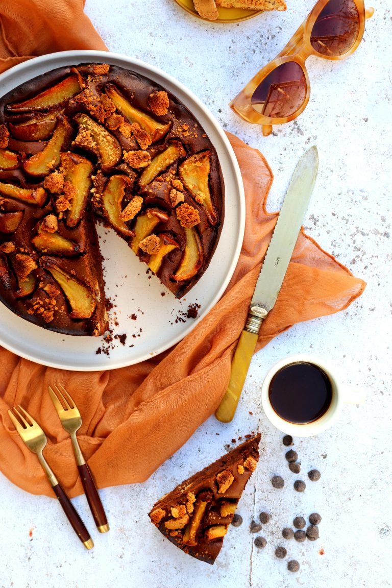 Pear, Chocolate & Amaretto Cake
