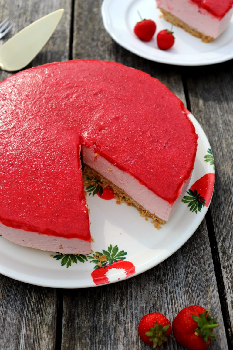 No Bake Strawberry Cheesecake