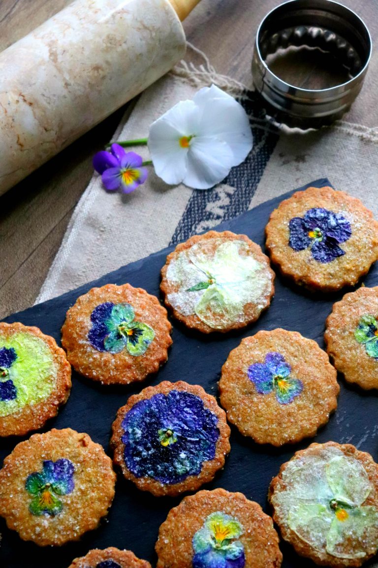 Pistachio & Pansy Shortbread