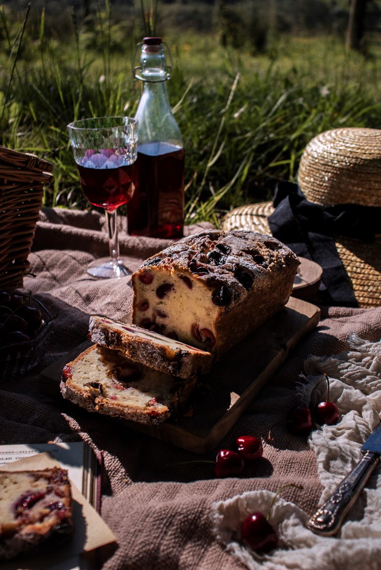 Cherry & Soured Cream Cake